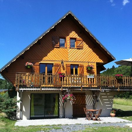 Chalet Entre Lac Et Volcan Murol Exterior photo